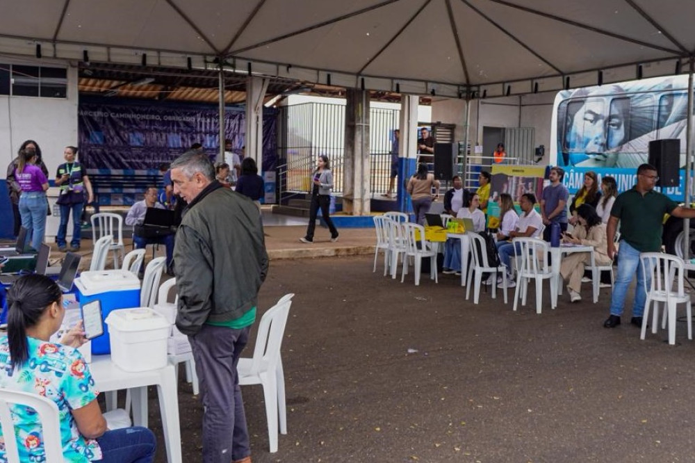 Poder Legislativo atrai centenas de pessoas em edição especial da Câmara Itinerante no Terminal da Rumo