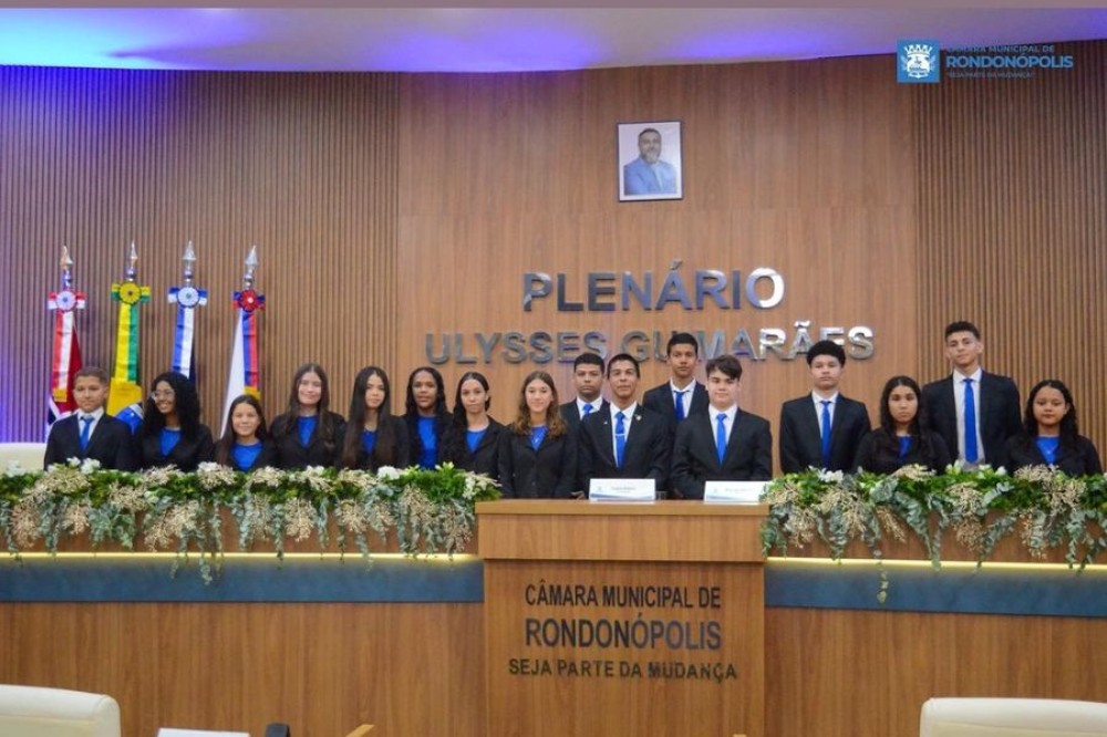 Câmara de Rondonópolis encerra edição 2025 do projeto Vereador Mirim com sessão solene