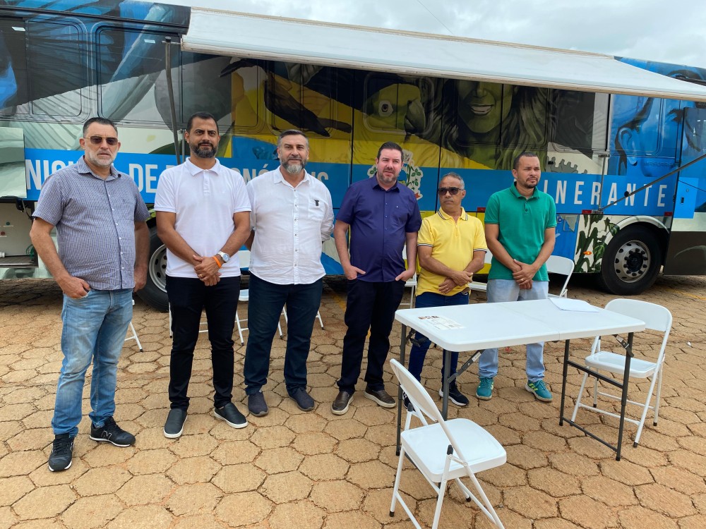 Vereadores visitam Celina Bezerra e ouvem moradores